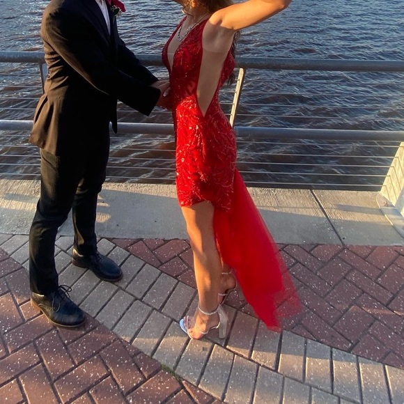 Red Jovani prom dress - Picture 3 of 8